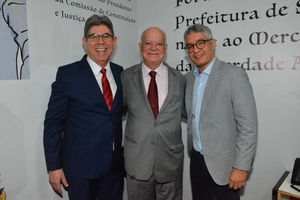 Central de Outdoor Bahia celebra Dia do Outdoor com campanha inédita em homenagem às Baianas do Acarajé