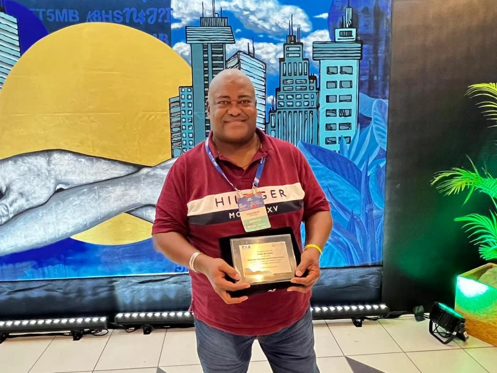 Chico Preto, CEO da CHICOOH+, recebe prêmio “Amigo da Central” na Convenção Nacional Central de Outdoor 