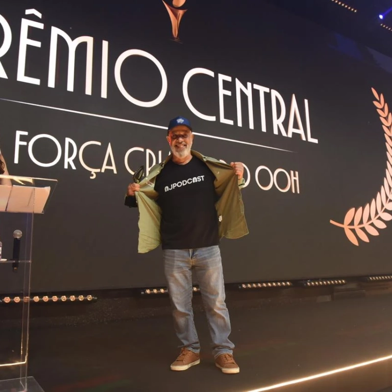 Antônio José, do AJ Podcast, vence categoria Rising Star