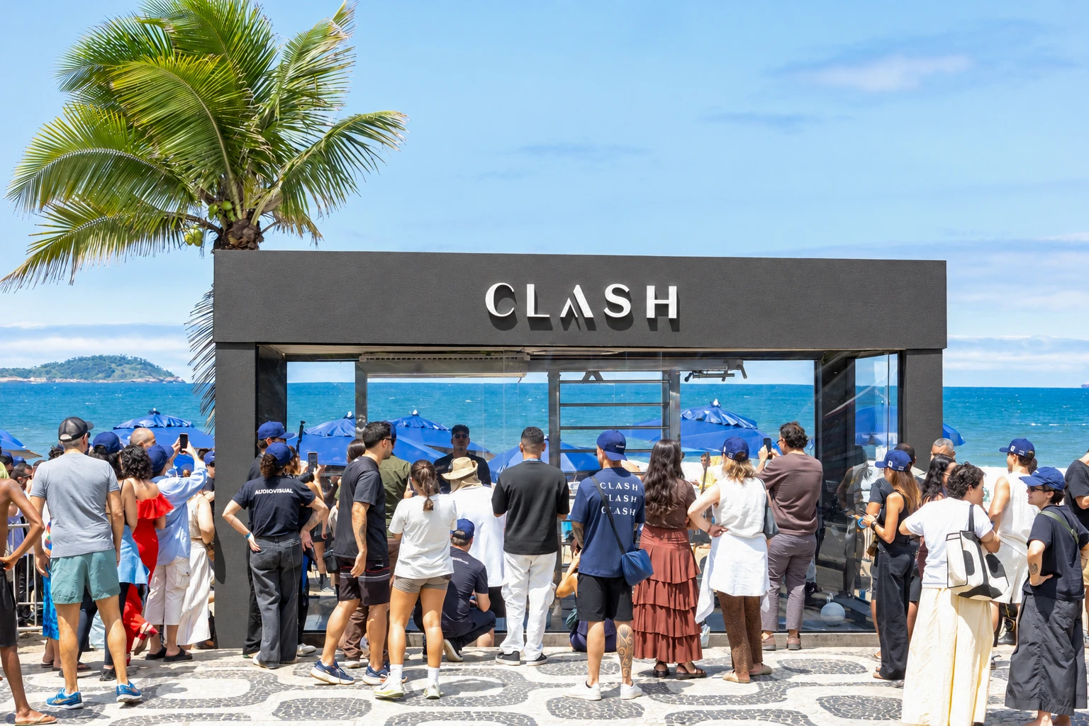 O Boticário transforma mobiliário urbano da Mude em experiência para ativação de Clash com Gabriel Medina no Rio